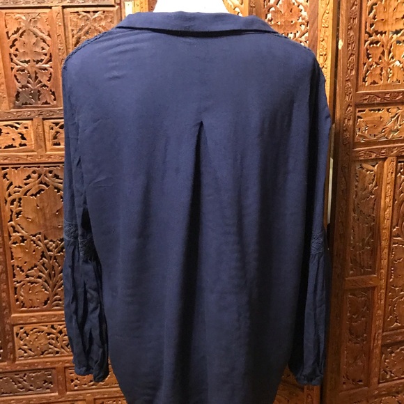 3 for $15.00 Umgee Blue Blouse - Picture 5 of 7